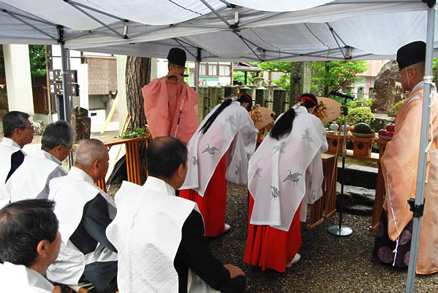 忠魂碑慰霊祭