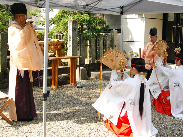 15日 忠魂碑慰霊祭